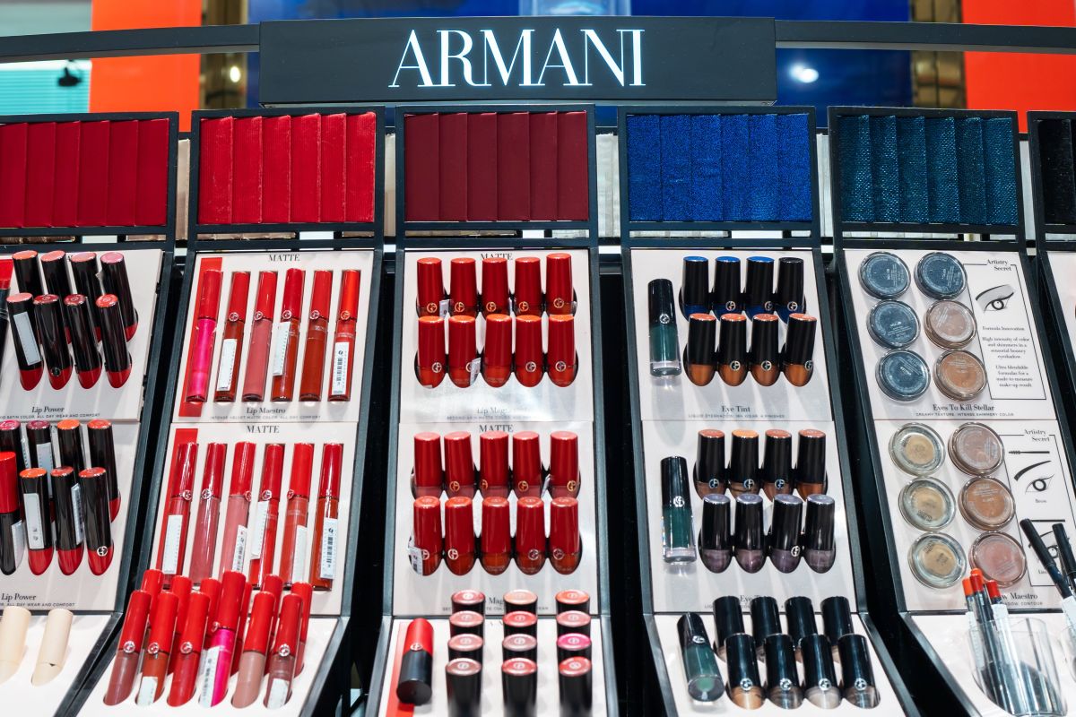Armani prepares stake-sale talks with L’Oréal, LVMH and EssilorLuxottica